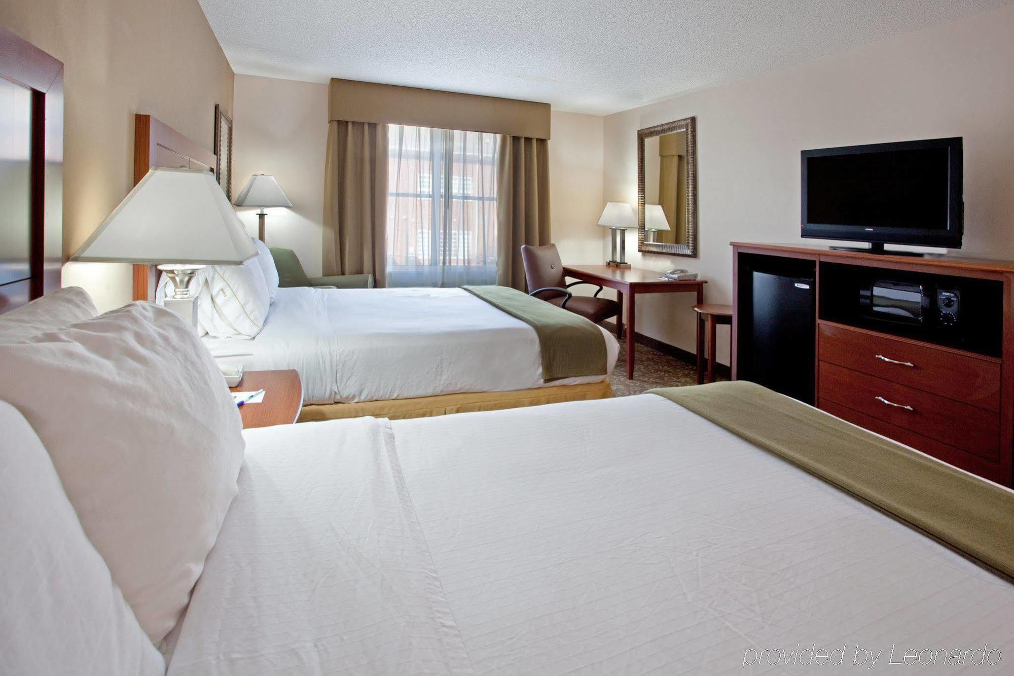 Holiday Inn Express Chapel Hill By Ihg Экстерьер фото