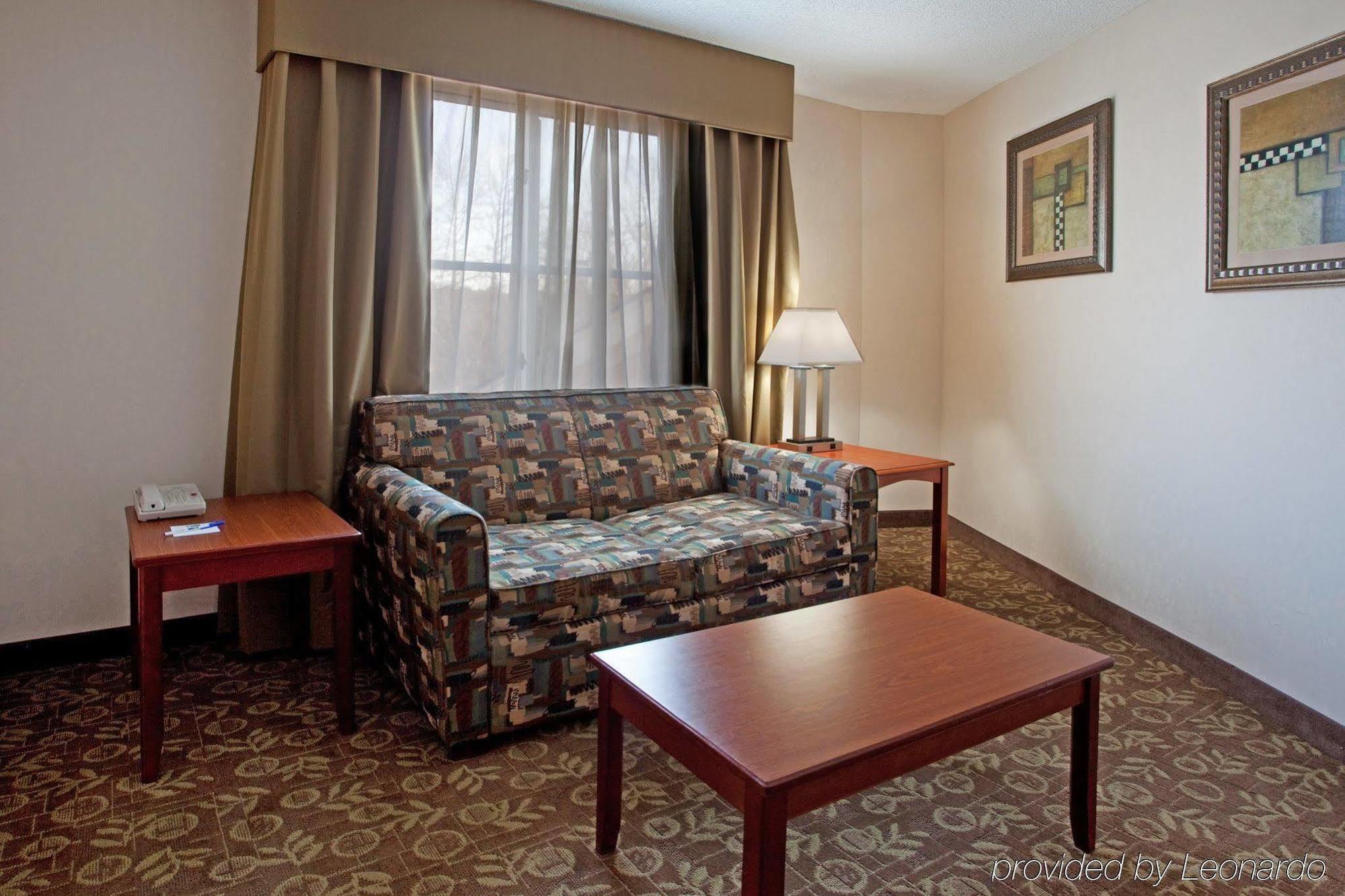 Holiday Inn Express Chapel Hill By Ihg Экстерьер фото